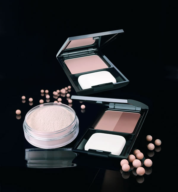 MaluWilz-logo-make-up-producten-puderstapel